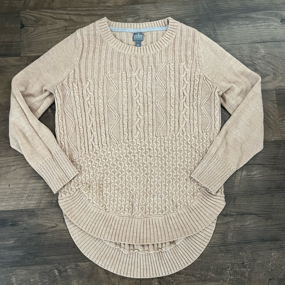 Lot of 6 Stylish Women's Sweaters and Tops - Picture 4 of 14